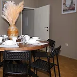 Simon Apartment
